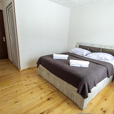 Katos Guesthouse Mestia Eksteriør bilde